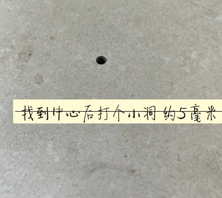 鄂托克前瓷砖空鼓维修公司专业解答在瓷砖铺贴过程中，如果砂料搅拌不均匀，将会带来以下问题
